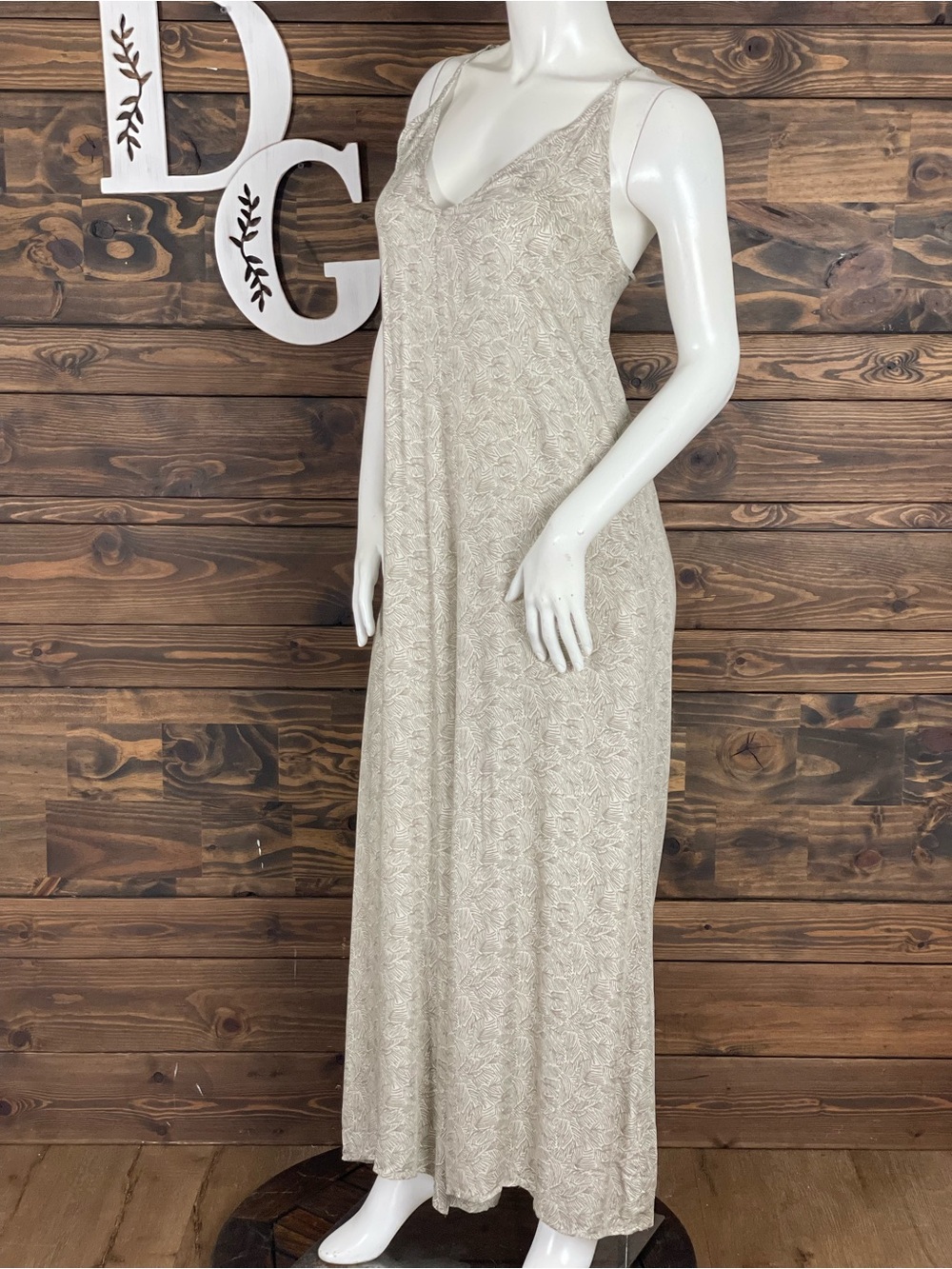 Millibon | Cream Leaf Tropical Pattern Sleeveless V-Neck Maxi Jumpsuit‎
